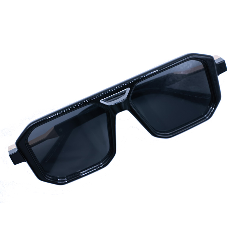 Black Retro Box Sunglasses, Un - огляд і ціна Sunglasses Uv400